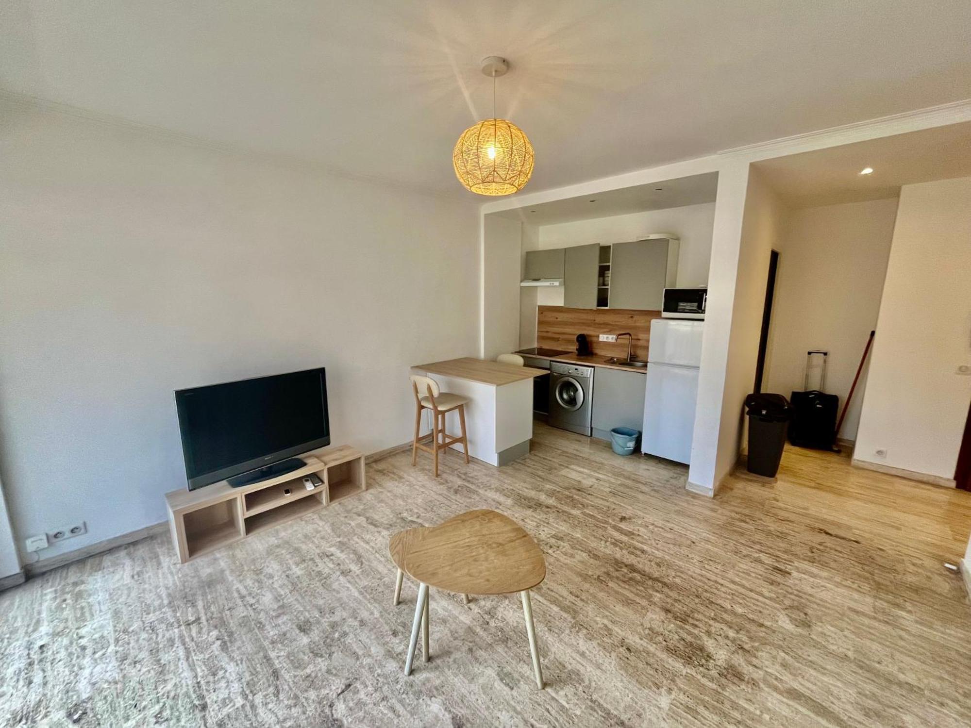 Le Borrigo Pick Up Airport Lägenhet Menton Exteriör bild